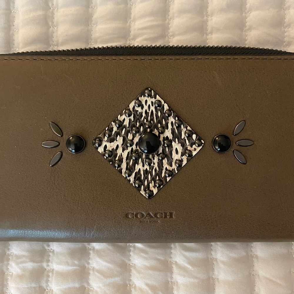 Coach Wallet - Picture 3 of 10